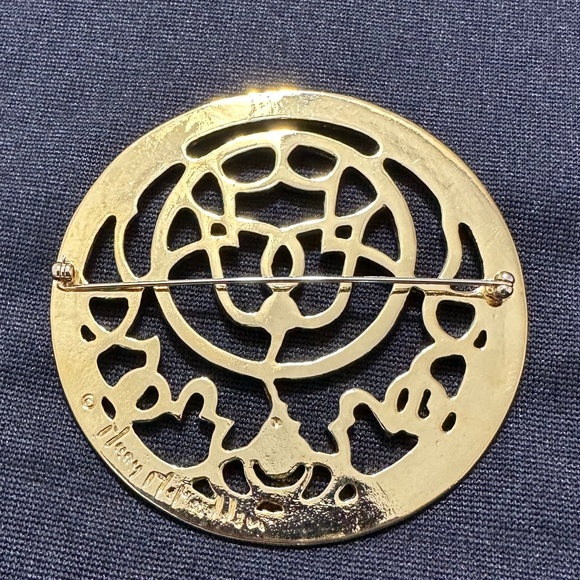 Vintage Mary McFadden Large Gold-Plated Brooch - Picture 2 of 3